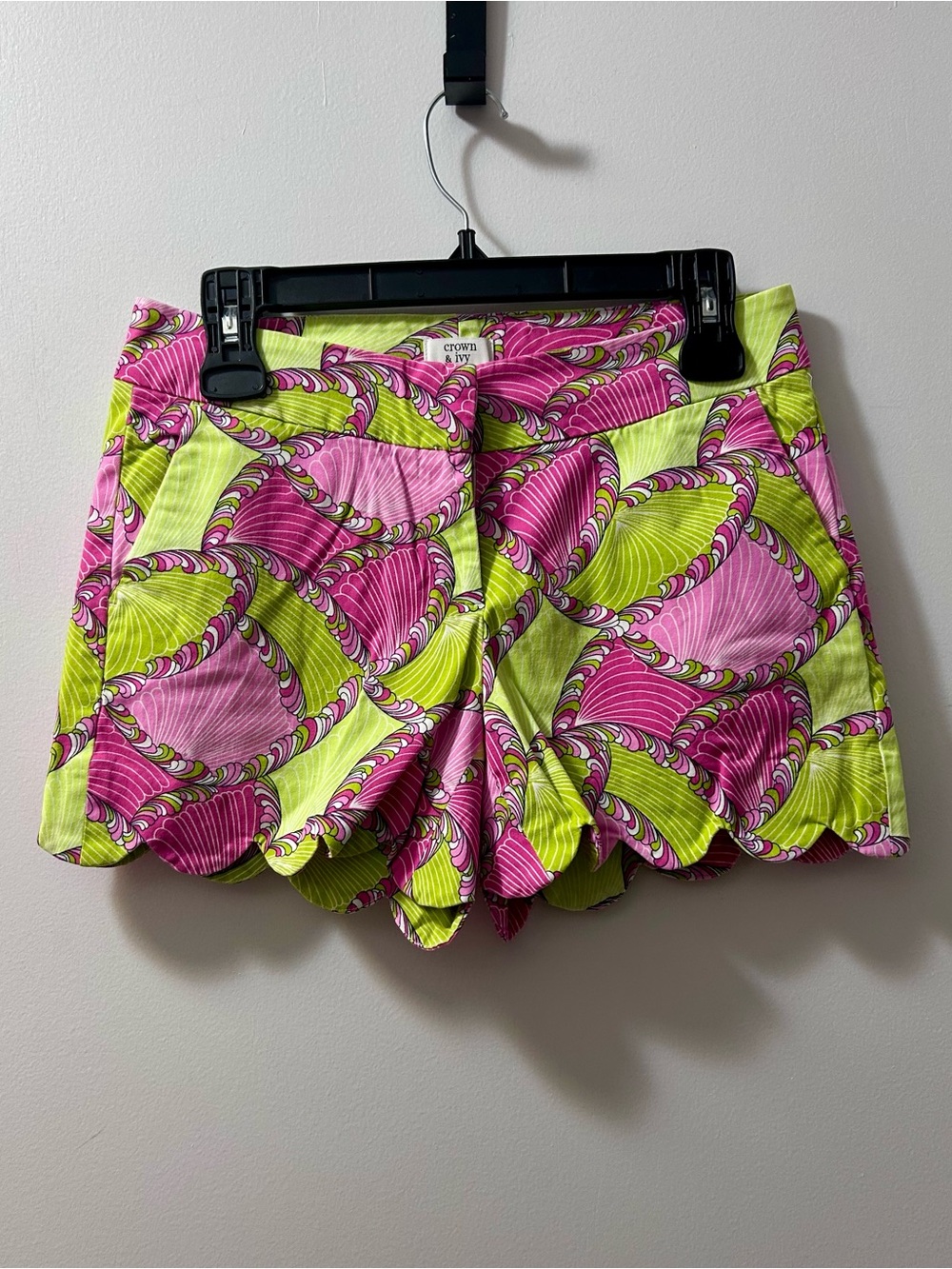 Crown & Ivy Pink & Lime Scalloped Hem Women's Shorts